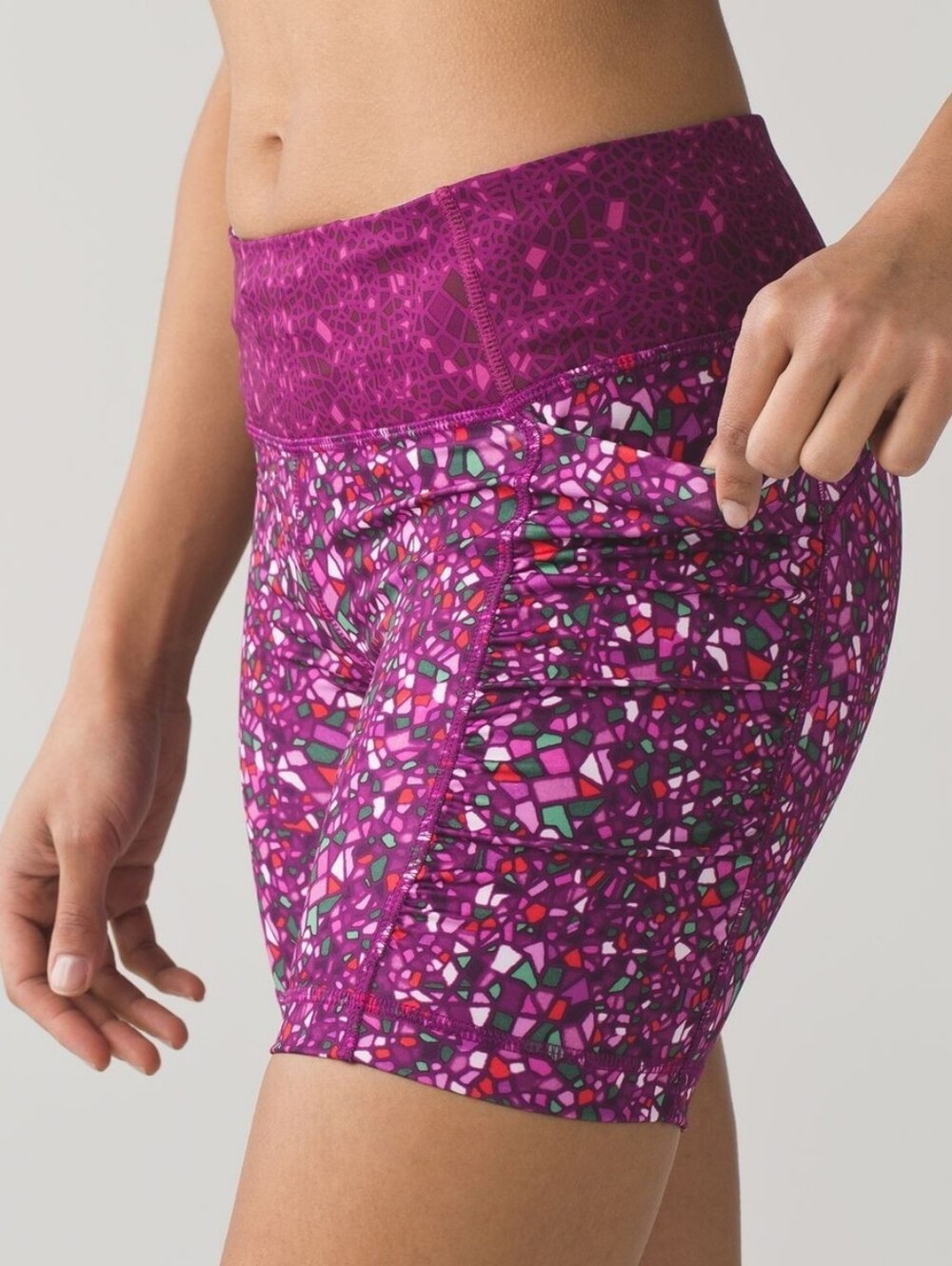 LULULEMON SPEED TRACK SHORTS PARADISE CAMO MULTI/ PARADISE GEO REGAL